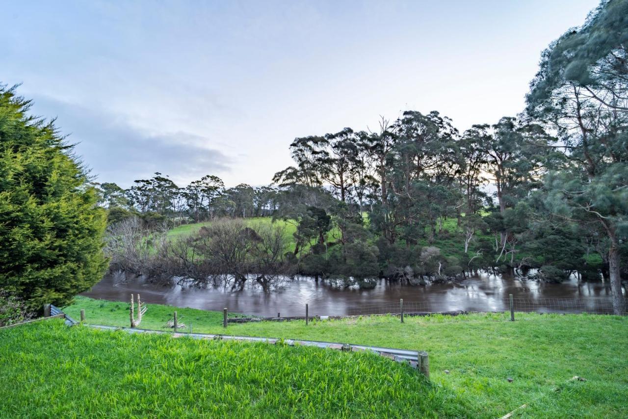 Platypus Waters B&B Smithton Exteriör bild